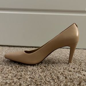Michael Kors Dorothy Flex Pumps